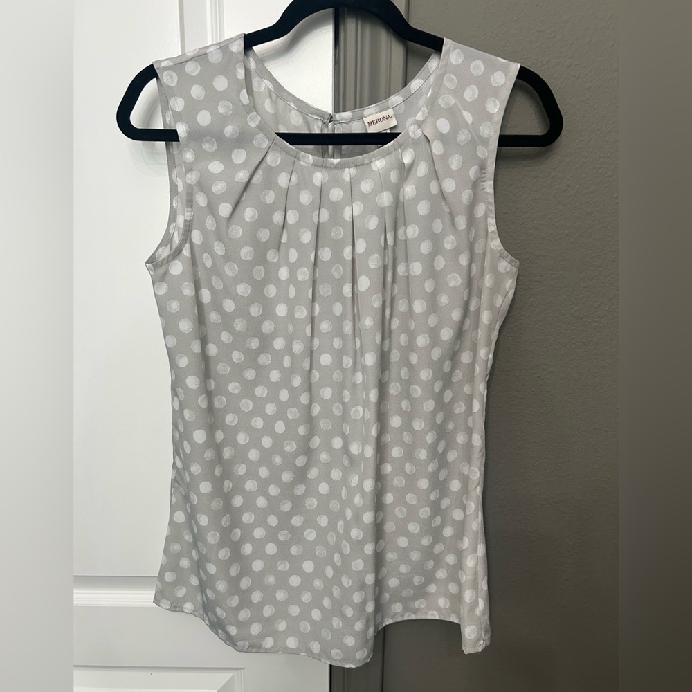 Merona light gray polka dot shell sleeveless tank